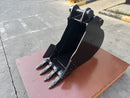 18" Heavy Duty Excavator Bucket fits CAT 307D/E2,308/D/E/E2,309 Excavator - EB308HD-18-0.15 - Excavator Bucket - Bedrock Attachments