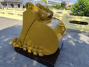 CAT 324 General Purpose Bucket, 42in, 1.34m3, 5 Teeth. 2 x 90mm Pins, CB Linkage-EB324CBGP-42-1.34-Excavator Bucket-Bedrock Attachments