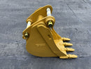 CAT Backhoe Loader 416 - 440 D/E/F Series, Heavy Duty Bucket, 18in, 0.15m3, 4 Teeth. 50mm Pin x 45mm Pin - EB416HD-18-0.15 - Loader Bucket - Bedrock Attachments