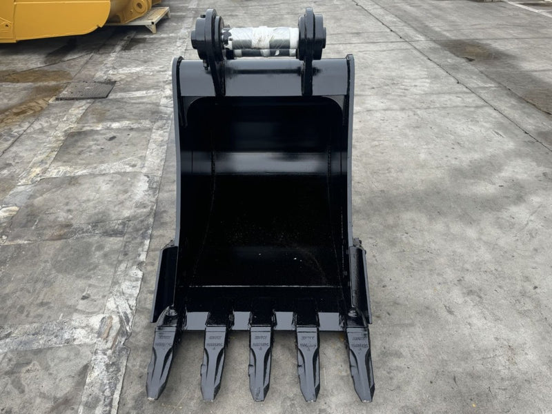 John Deere, Hitachi 160/180/190/200/210/220/225, 36in, 5 teeth, 80mm Pins, HD bucket, 0.62 CU M - EBJD160-8036HD - Excavator Bucket - Bedrock Attachments