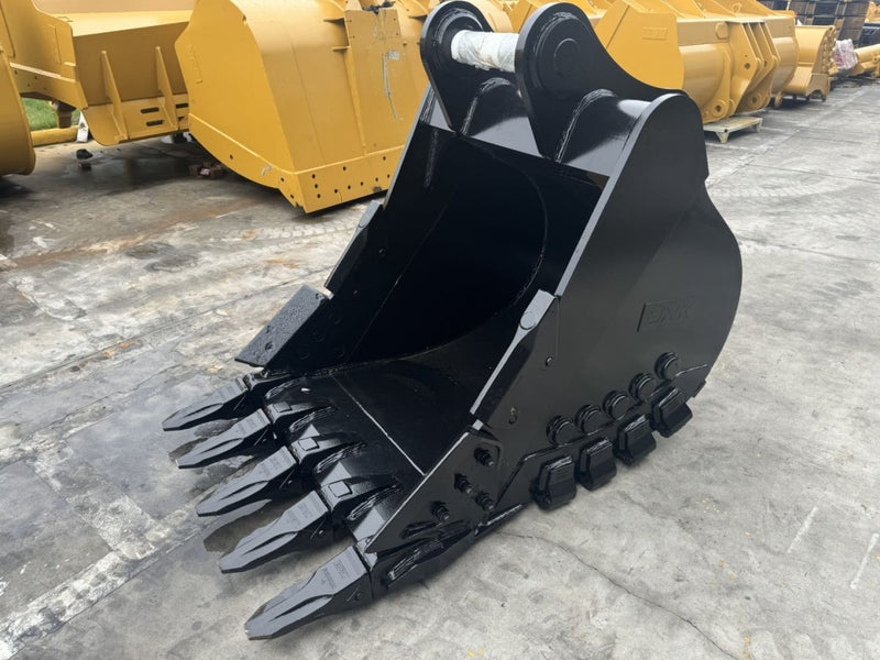 John Deere, Hitachi 330/350/370/380, 48in, 5 teeth, 100mm Pins, HD bucket, 1.41 CU M - EBJD330-10048HD - Excavator Bucket - Bedrock Attachments