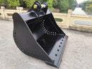 John Deere, Hitachi 330/350/370/380, 72in, 100mm Pins, Cleaning Bucket - EBJD330-10072CL - Excavator Bucket - Bedrock Attachments