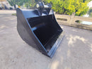 John Deere, Hitachi 450/470, 78in, 110mm Pins, Cleaning Bucket - EBJD450-11078CL - Excavator Bucket - Bedrock Attachments