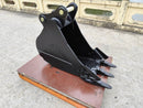 Komatsu PC138, 60mm Pins, 24in, Heavy Duty Bucket - EBPC138-6024HD - Excavator Bucket - Bedrock Attachments