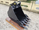 Komatsu PC160, 70mm Pins, 36in, Heavy Duty Bucket - EBPC160-7036HD - Excavator Bucket - Bedrock Attachments