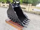 Komatsu PC210, 80mm Pins, 36in, Heavy Duty Bucket - EBPC210-8036HD - Excavator Bucket - Bedrock Attachments