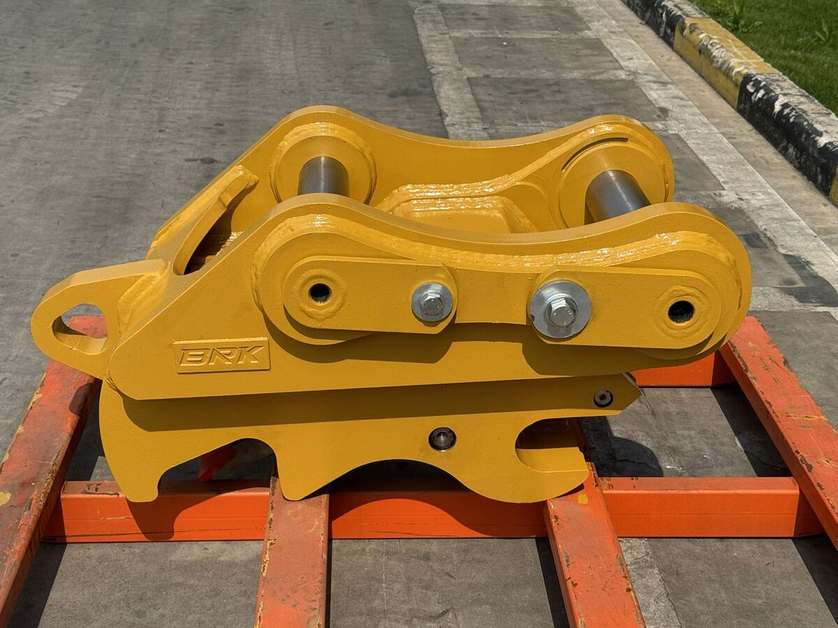 Pin Grabber Coupler (DB-Linkage) - Bedrock Attachments