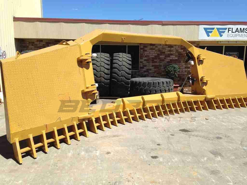 Bullzoder Blade Rake Foldable big stickrake for D8T D8R SU Blade - Bedrock Attachments