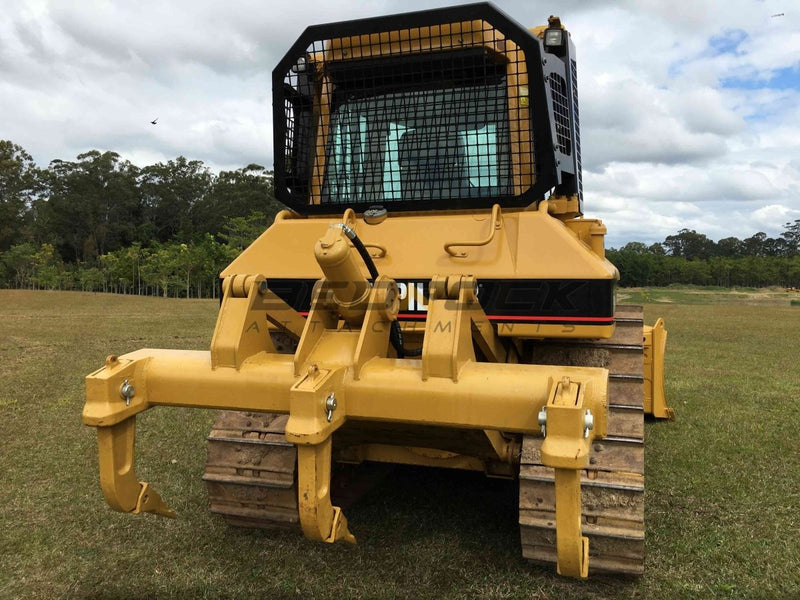 Screens and Sweeps fits CAT D6N Bulldozer-BS09-Bulldozer Screens&Sweeps-Bedrock Attachments